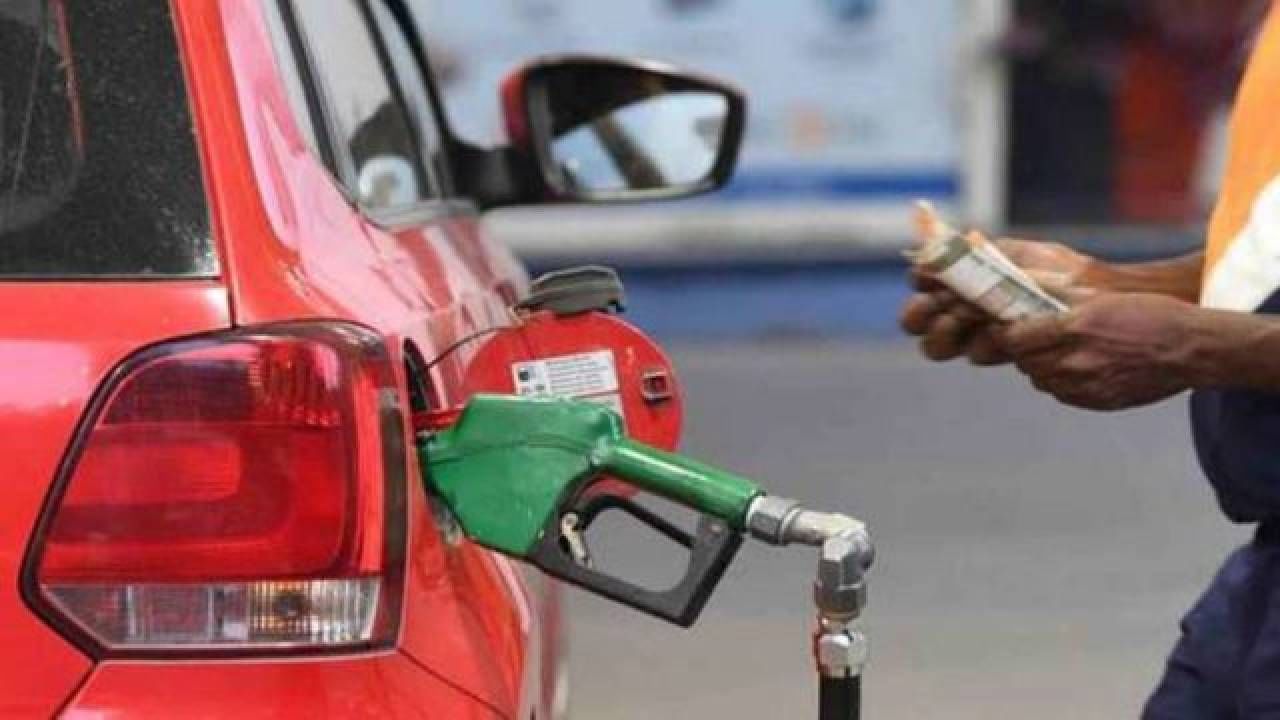 Petrol Diesel Rate Today : या शहरात पुन्हा घसरली पेट्रोल-डिझेलची किंमत, भाव एका क्लिकवर