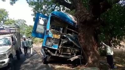 भंगार बसची संख्या वाढली, ओढून नेत असलेली बस झाडावर धडकली, एसटी कोणीचं नसल्यामुळे...