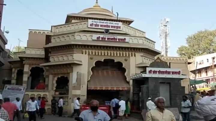 विठ्ठल रुक्मिणी मंदिरात वृद्ध, अपंग, अंध भाविकांची परवड? समितीचा भोंगळ कारभार? इ रिक्षा वापराविना पडून विठ्ठल रुक्मिणी मंदिरात वृद्ध, अपंग, अंध भाविकांची परवड? समितीचा भोंगळ कारभार? इ रिक्षा वापराविना पडून