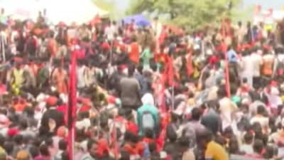 Shivrajyabhishek Din 2023 : किल्ले रायगडावर शिवभक्तांवर पोलिसांचा लाठीचार्ज