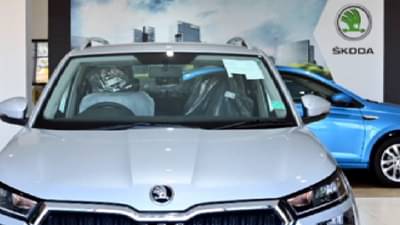 स्कोडाने लोकप्रिय गाडी बंद करण्याचा घेतला निर्णय! कंपनीने वेबसाईटवरून हटवलं कारण...