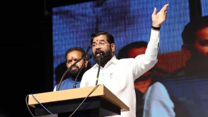मुख्यमंत्री शिंदे यांची रजा आणि काश्मीर दौऱ्यावर राऊतांची खरमरीत टीका; म्हणाले, 'बर्फाची मजा वेगळीच, डोकं शांत' मुख्यमंत्री शिंदे यांची रजा आणि काश्मीर दौऱ्यावर राऊतांची खरमरीत टीका; म्हणाले, 'बर्फाची मजा वेगळीच, डोकं शांत'