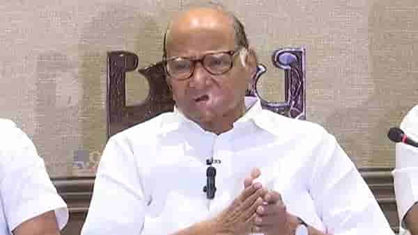 औरंगाबादमध्ये औरंगजेबाचे फोटो दाखवले, शरद पवार यांची पहिली प्रतिक्रिया; म्हणाले, मग पुण्यात दंगल...