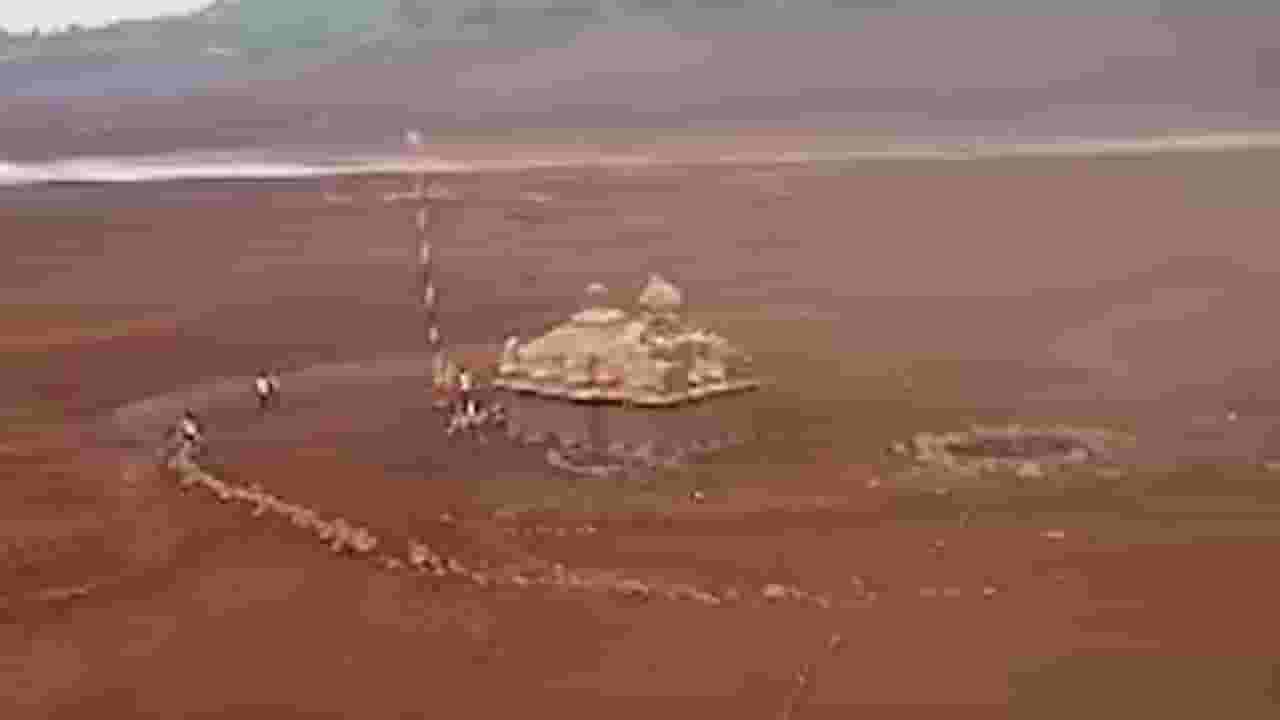 पुणेकरांसाठी नक्कीच चिंतेची बाब! मात्र इतिहासही पाहण्याची सुवर्ण संधी; धरणात पांडवकालीन मंदिर पुणेकरांसाठी नक्कीच चिंतेची बाब! मात्र इतिहासही पाहण्याची सुवर्ण संधी; धरणात पांडवकालीन मंदिर