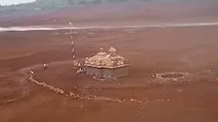 पुणेकरांसाठी नक्कीच चिंतेची बाब! मात्र इतिहासही पाहण्याची सुवर्ण संधी; धरणात पांडवकालीन मंदिर पुणेकरांसाठी नक्कीच चिंतेची बाब! मात्र इतिहासही पाहण्याची सुवर्ण संधी; धरणात पांडवकालीन मंदिर