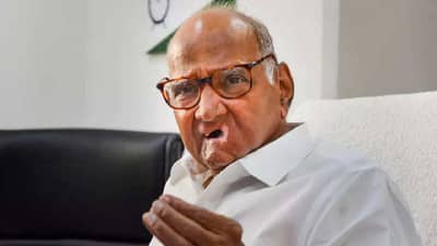 शरद पवार यांना धमकी देणाऱ्यास अटक, ‘नर्मदाबाई पटवर्धन’ नावाने चालवत होता फेसबुक पेज