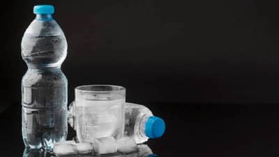 Drinking Water Mistakes : पाणी पिताना तुम्हीही या छोट्या-छोट्या चुका करता का ?