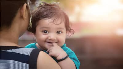 देवाने तान्हुल्या बाळांना दिलेला अधिकार, तिने एका झटक्यात हिरावून घेतला, चिकटपट्टीने काही दिवसांच्या बाळांवर अत्याचार