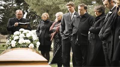 तिला करायचा आहे जिवंत लोकांचे अंतिम संस्कार करण्याचा व्यवसाय, आईपासून घेतली प्रेरणा आणि...