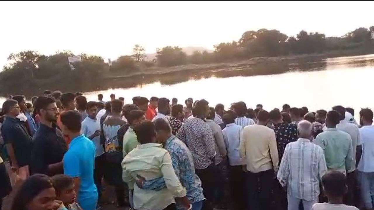 कराडमधील प्रीतीसंगमावर फिरायला आली होती, पोहण्याचा आवरला नाही मग...