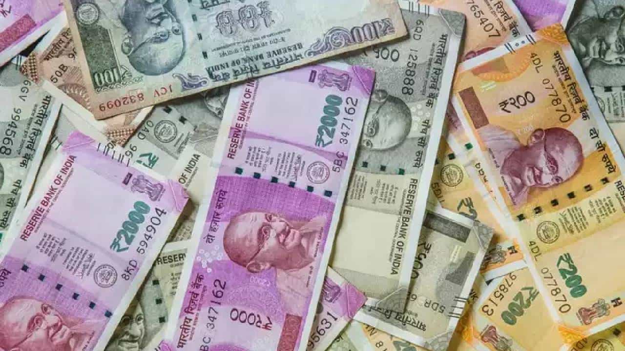 Cash At Home : कपाटातील नोटा, करतील तोटा! जाणून घ्या रोखीचा हा नियम