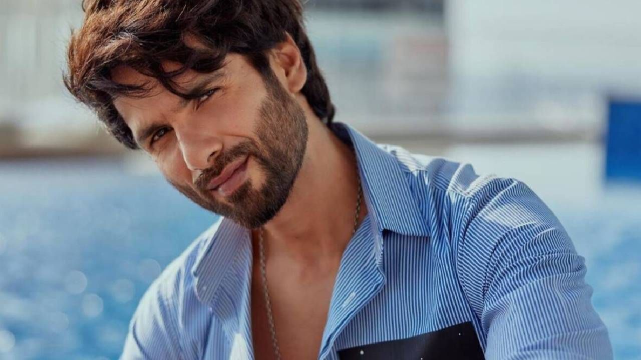 Shahid Kapoor | शाहरुख खानच्या मन्नत बंगल्यापेक्षाही अधिक आलिशान आहे शाहिद कपूर याचे घर, अत्यंत महागडे इंटिरियर आणि