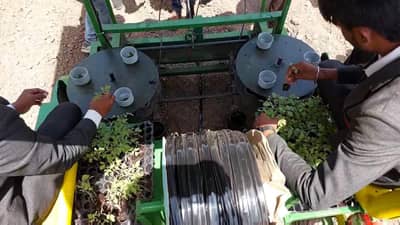 अभियांत्रिकीच्या विद्यार्थ्यांनी बनवले बहुपयोगी पेरणी यंत्र; राष्ट्रीय स्तरावर पहिला क्रमांक