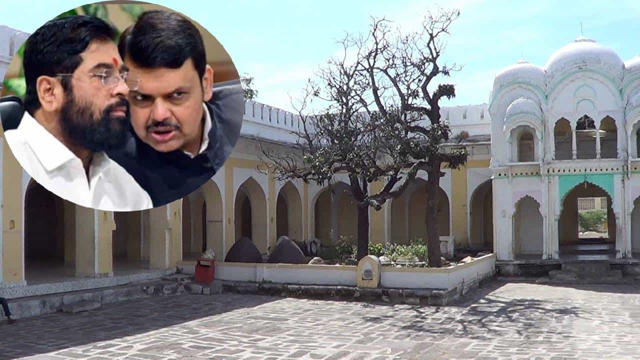‘...तुमच्या दिल्लीश्वर दैवताला लिहिण्याची हिम्मत तर दाखवा!’ शिवसेना नेत्यानं भाजपला डिवचलं ‘...तुमच्या दिल्लीश्वर दैवताला लिहिण्याची हिम्मत तर दाखवा!’ शिवसेना नेत्यानं भाजपला डिवचलं