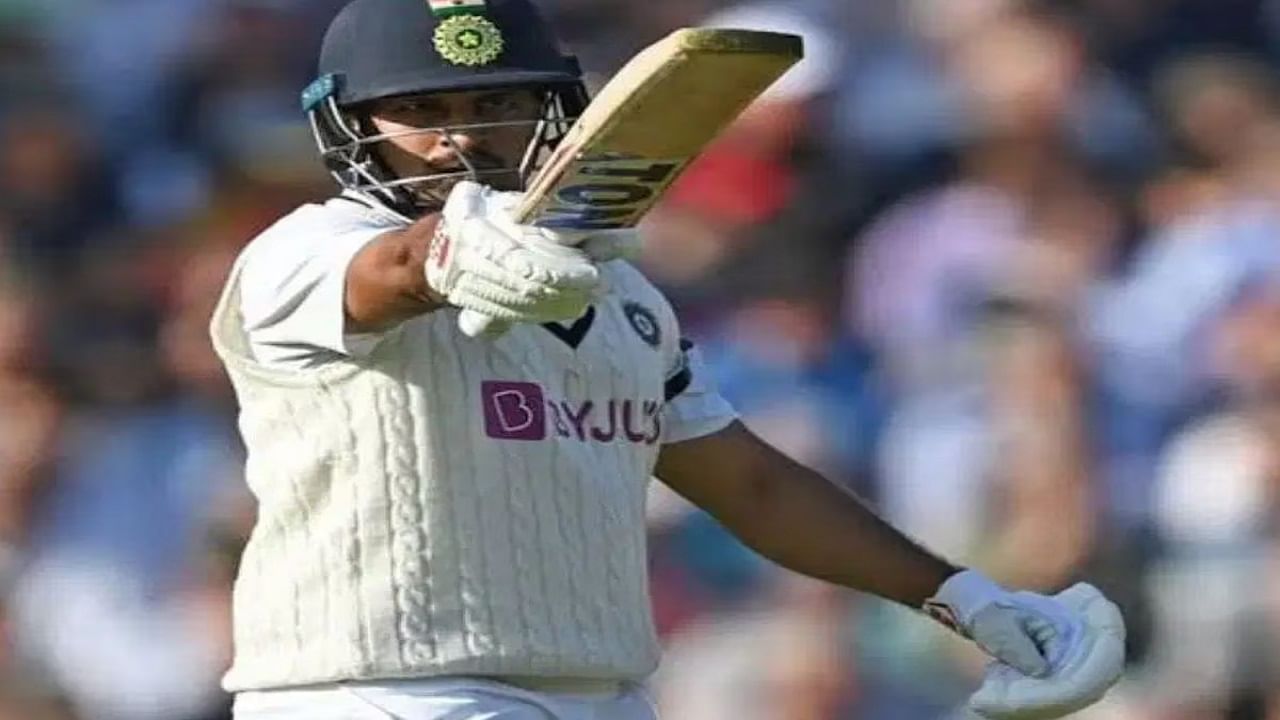 टीम इंडियाचा ऑलराउंडर शार्दुल ठाकुर याने पहिल्या डावात 109 बॉलमध्ये 6 चौकारांच्या मदतीने 51 धावांची खेळी केली. शार्दुलचं ऑस्ट्रेलिया विरुद्धचं हे दुसरं अर्धशतक ठरलं.