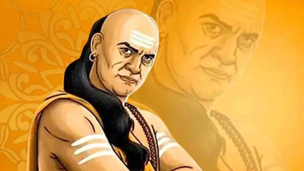 Chanakya Niti: अशा लोकांशी मैत्री म्हणजे ...