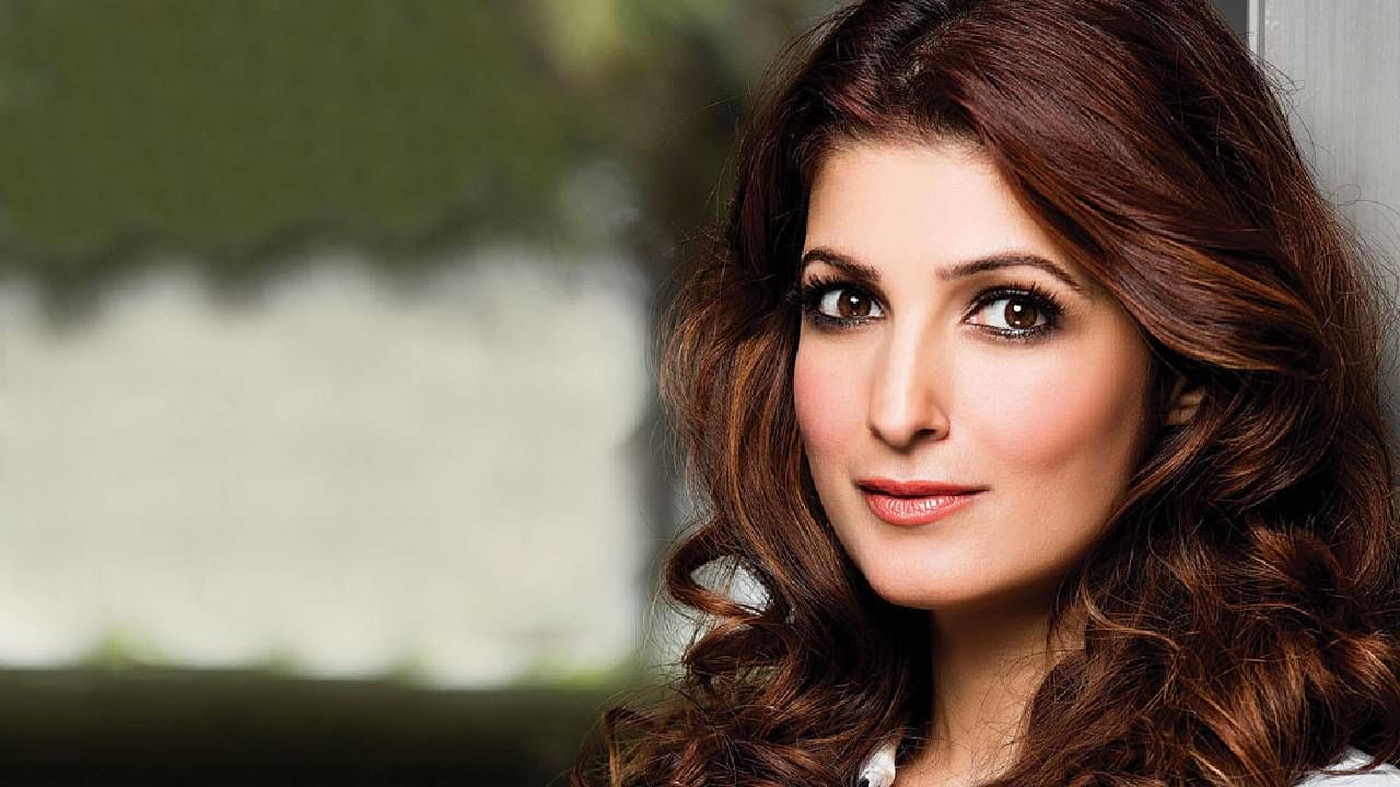 Twinkle Khanna | 48 व्या वर्षी काॅलेजमध्ये शिक्षणाचे धडे घेताना दिसली ट्विंकल खन्ना, अभिनेत्रीचा मोठा खुलासा