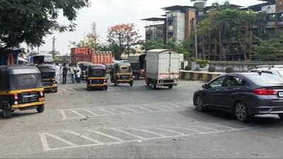 कट मारल्याचा राग आला, पाठलाग करून ट्रक गाठला, चालकाच्या बाजूने चढून मारहाण करू लागला, स्टेरिंग फिरलं आणि खेळ खल्लास झाला