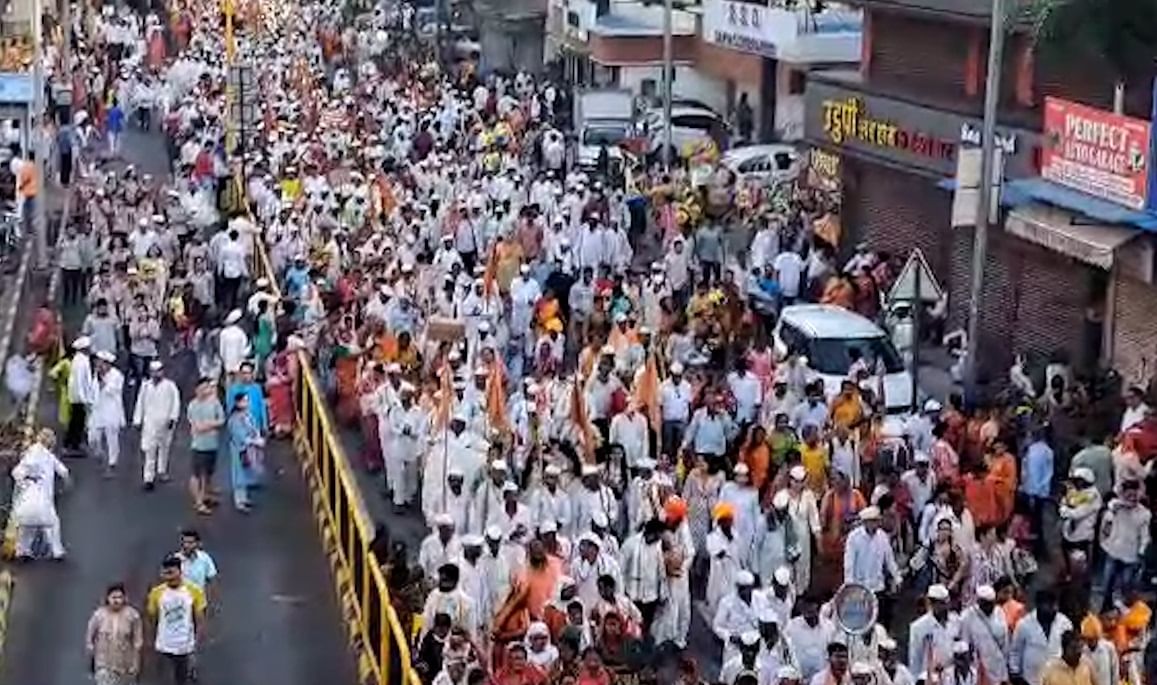 Ashadhi Wari 2023 : ज्ञानेश्वर महाराज, तुकाराम महाराज पालख्यांचे पुण्यात आगमन, वाहतूक मार्गात बदल Ashadhi Wari 2023 : ज्ञानेश्वर महाराज, तुकाराम महाराज पालख्यांचे पुण्यात आगमन, वाहतूक मार्गात बदल