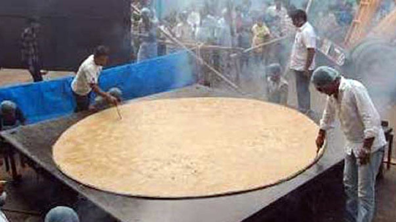 सर्वात मोठी चपाती बनवण्याचा गिनीज वर्ल्ड रेकॉर्ड भारताच्या नावावर ! ‘या’ ठिकाणी बनते, चपाती बघण्यासाठी लाखोंची गर्दी