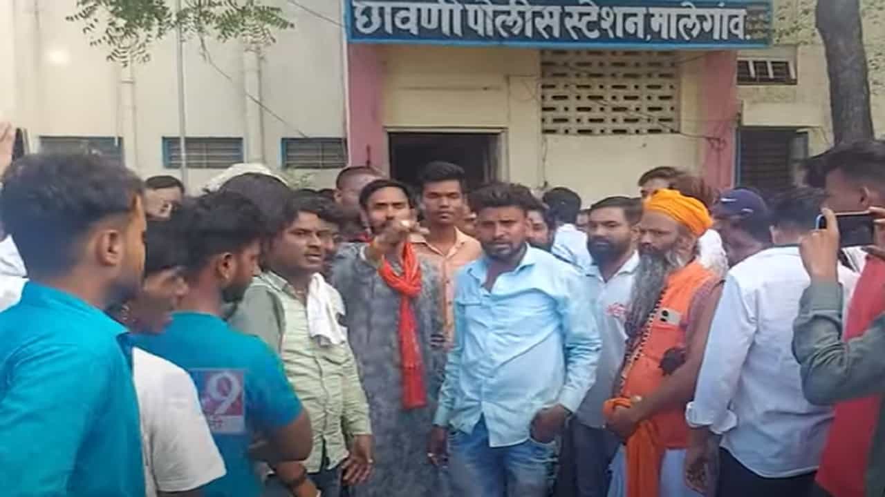 करिअर गाईडन्सच्या नावाखाली धार्मिक शिक्षण, कुठं घडतोय धक्कादायक प्रकार? करिअर गाईडन्सच्या नावाखाली धार्मिक शिक्षण, कुठं घडतोय धक्कादायक प्रकार?