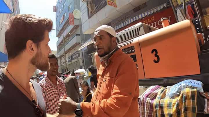 धक्कादायक! परदेशी युट्युबरला मारहाण, एका व्यक्तीविरुद्ध गुन्हा दाखल; नेमकं काय घडलं? धक्कादायक! परदेशी युट्युबरला मारहाण, एका व्यक्तीविरुद्ध गुन्हा दाखल; नेमकं काय घडलं?