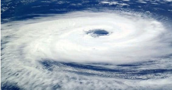 Cyclone Biparjoy : बिपरजॉयमुळे २५ वर्षांपूर्वीच्या चक्रीवादळाच्या आठवणी ताज्या, 2300 जणांचा झाला होता मृत्यू