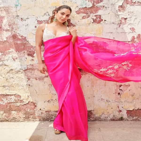 अभिनेत्री किआरा अडवाणी (Kiara Advani) हिने आतापर्यंत अनेक सिनेमांमध्ये महत्त्वाच्या भूमिका साकारत चाहत्यांच्या मनावर राज्य केलं.
