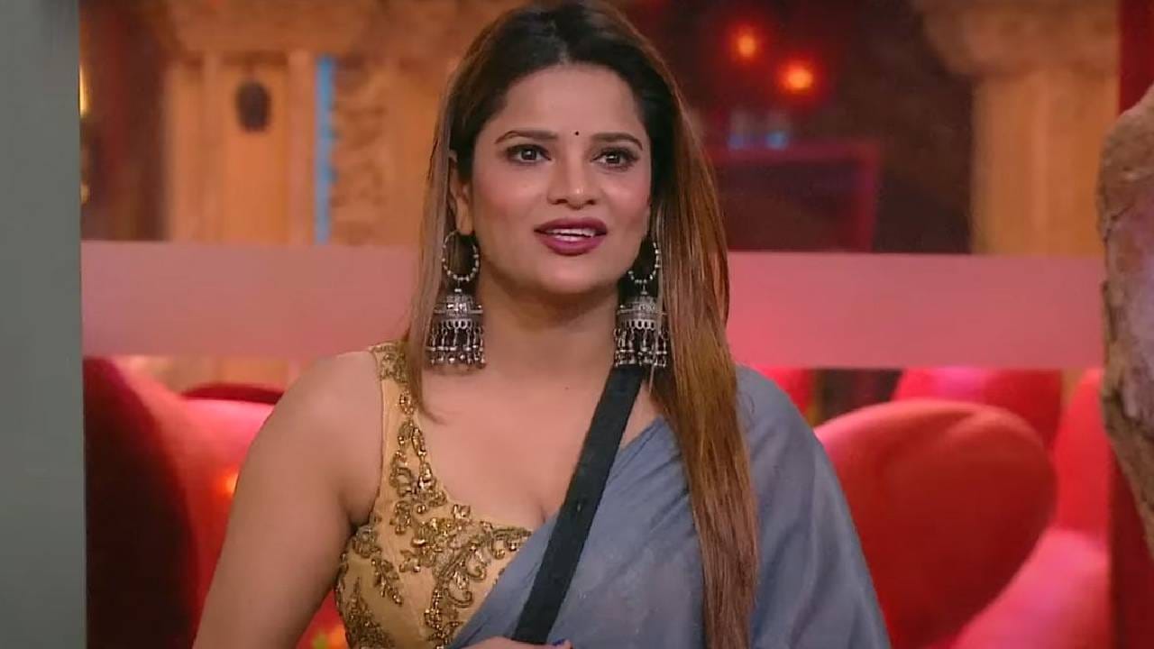 बिग बाॅसमध्ये एक वादग्रस्त नाव म्हणून अर्चना गाैतम हिच्याकडे बघितले जायचे. अर्चना गाैतम हिने बिग बाॅसच्या घरातील प्रत्येकासोबत भांडणे केली आहेत. 