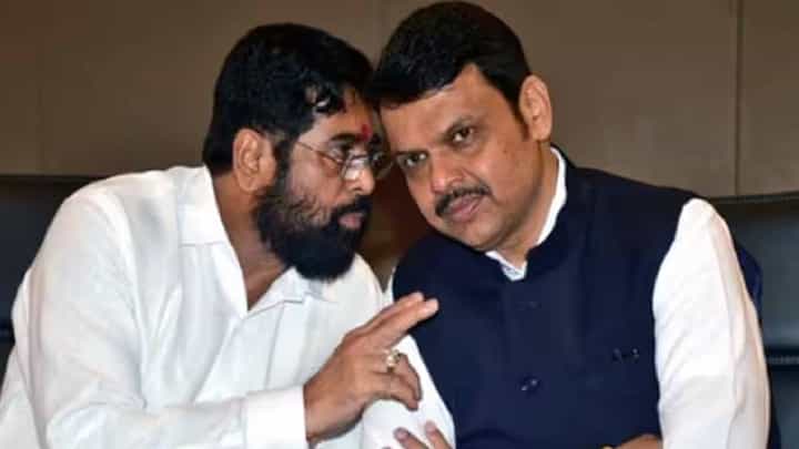 शिवसेनेची जाहिरात म्हणजे महायुतीचं वातावरण कलुषित करण्याचा प्रयत्न, भाजपच्या 'या' नेत्याची टीका शिवसेनेची जाहिरात म्हणजे महायुतीचं वातावरण कलुषित करण्याचा प्रयत्न, भाजपच्या 'या' नेत्याची टीका