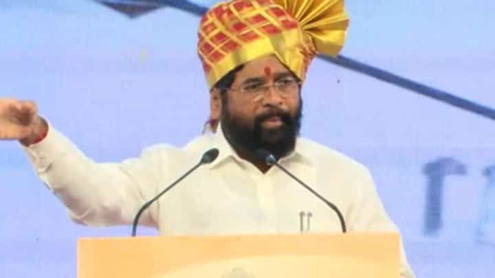 काटा किर्रर्र, विषयच हार्ड...मुख्यमंत्र्यांच्या भाषणाला कोल्हापुरकरांची गर्दी काटा किर्रर्र, विषयच हार्ड...मुख्यमंत्र्यांच्या भाषणाला कोल्हापुरकरांची गर्दी