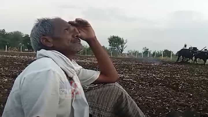 पेरणीसाठी बळीराजा सज्ज, पण पावसाच्या आगमनाची शेतकऱ्याला प्रतीक्षा पेरणीसाठी बळीराजा सज्ज, पण पावसाच्या आगमनाची शेतकऱ्याला प्रतीक्षा