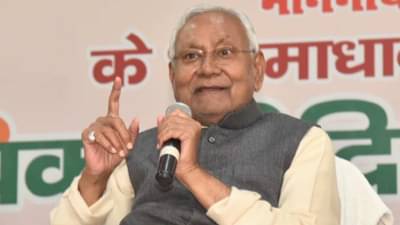 नितीश कुमार मॉर्निंग वॉक करत होते, अचानक दुचाकीस्वार आला, धडक दिली, अन्...