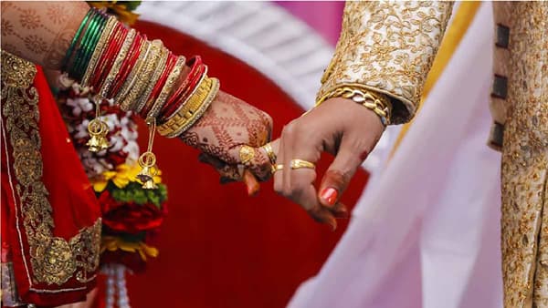 पाटलाच्या पोराची मैत्रिणींनी चेष्टा केली, जिजा रडले, नववधूच्या संतापाचे भर मंडपात वादळ