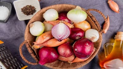 हा त्रास असेल तर कच्च्या कांद्यापासून लांबच राहिलेलं चांगलं, नाहीतर वाढेल त्रास