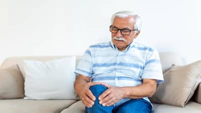 वाढत्या वयात हाडं झाली कमकुवत ? अशी मजबूत ठेवा तुमची हाडं, या टिप्स बिलकूल विसरू नका