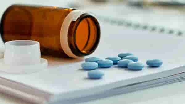 Expired Medicine : घरातील राहून गेलेली औषधं कचऱ्यात टाकत असाल तर थांबा, कारण... एकदा ही बातमी वाचा!