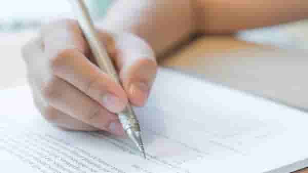 NEET UG Result 2023 : पैसे वाचवण्यासाठी ती मैलोन् मैल चालत जायची... ट्रक मेकॅनिकच्या मुलीचा यशस्वी प्रवास वाचलात का ?