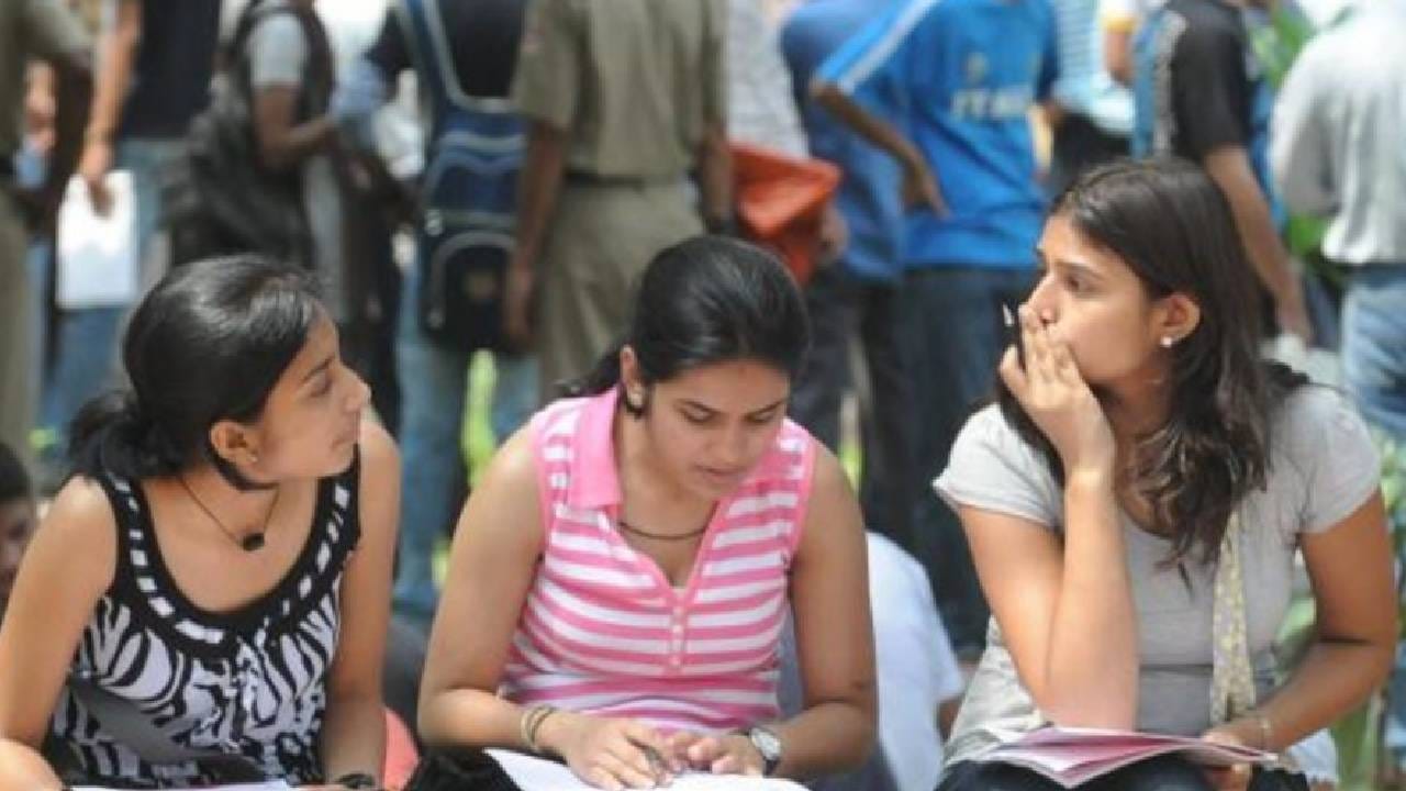 दहावीनंतर शाखा निवडताना कोणती काळजी घ्यावी? दहावीनंतर शाखा निवडताना कोणती काळजी घ्यावी?