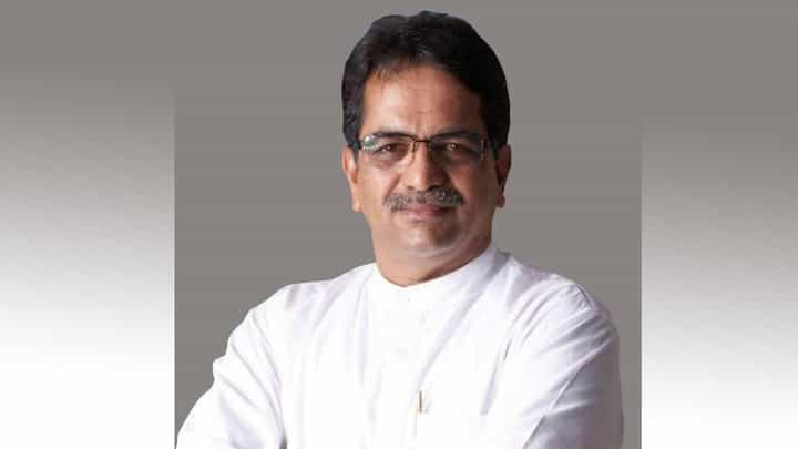 मुख्यमंत्री एकनाथ शिंदे हे झपाटलेला शिवसैनिक, शिंदेंच्या शिवसेनेत प्रवेश करताच शिशिर शिंदे यांची प्रतिक्रिया मुख्यमंत्री एकनाथ शिंदे हे झपाटलेला शिवसैनिक, शिंदेंच्या शिवसेनेत प्रवेश करताच शिशिर शिंदे यांची प्रतिक्रिया