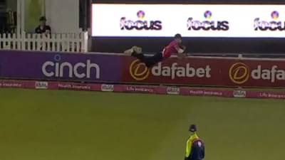 Best Catch in Cricket : अद्भूत, अविश्वसनीय, क्रिकेट इतिहासातील हीच ती बेस्ट कॅच ठरु शकते, VIDEO