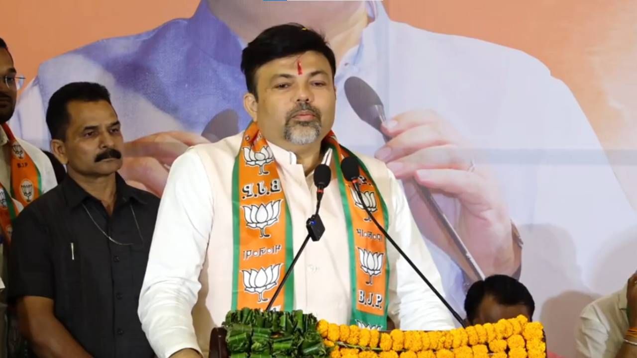 वयाच्या अवघ्या 49 व्या वर्षी आशिष देशमुख यांची मोठी घोषणा, राजकारणात नवा पायंडा पडणार?; काय म्हणाले देशमुख? वयाच्या अवघ्या 49 व्या वर्षी आशिष देशमुख यांची मोठी घोषणा, राजकारणात नवा पायंडा पडणार?; काय म्हणाले देशमुख?