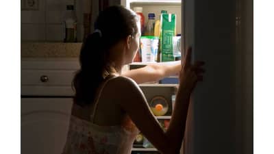 मध्यरात्री भूक लागल्यावर काय खावं? वाचा