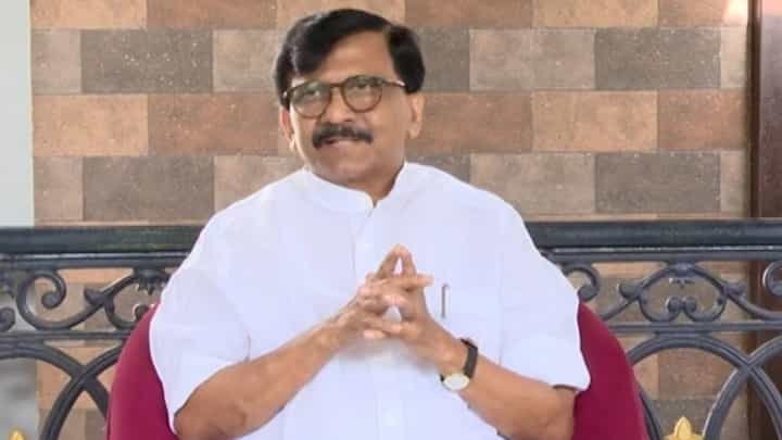 संजय राऊत यांनी मेंटल हॉस्पिटलमध्ये ट्रीटमेंट घ्यावी, शिवसेनेचा खोचक सल्ला संजय राऊत यांनी मेंटल हॉस्पिटलमध्ये ट्रीटमेंट घ्यावी, शिवसेनेचा खोचक सल्ला