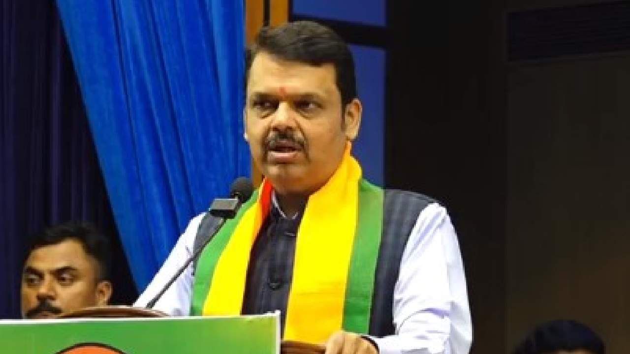 Devendra Fadnavis | खरे गद्दार कोण?, देवेंद्र फडणवीस यांची उद्धव ठाकरे यांच्यावर टीका