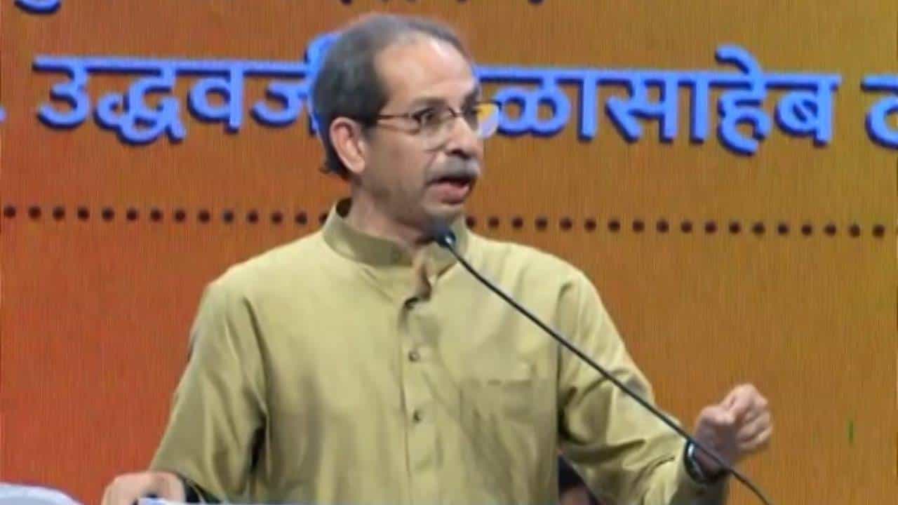 तुमच्या राजवटीत हिंदू खतरे में असेल तर..., सामनातून शिंदे गट आणि भाजपवर टीकास्त्र