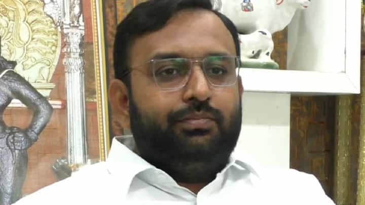 अखेर राष्ट्रवादी काँग्रेसला सोलापुरात मोठा धक्का; भगीरथ भालके BRS मध्ये जाणार; जाण्याआधी केली टीका अखेर राष्ट्रवादी काँग्रेसला सोलापुरात मोठा धक्का; भगीरथ भालके BRS मध्ये जाणार; जाण्याआधी केली टीका