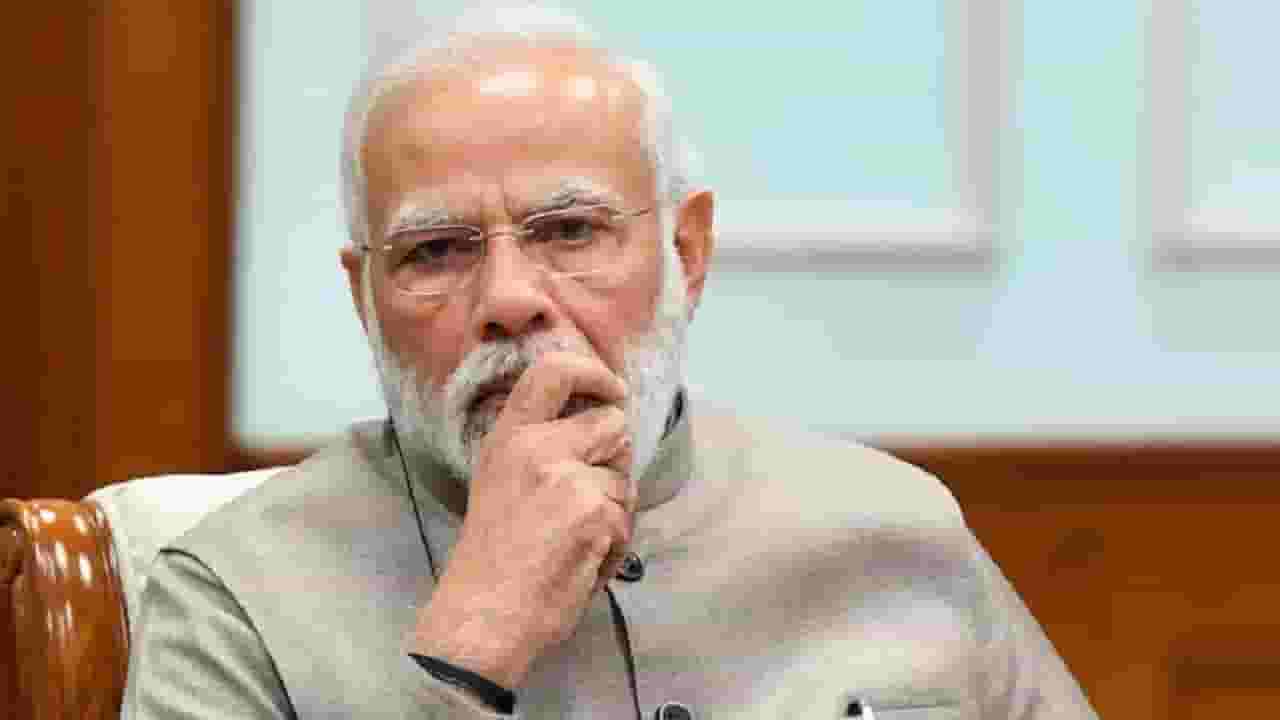 पंतप्रधान मोदी यांच्यावर राऊत यांचा घणाघात; म्हणाले, ‘लूट आणि झूठ पहायचं असेल तर येथे या...’ पंतप्रधान मोदी यांच्यावर राऊत यांचा घणाघात; म्हणाले, ‘लूट आणि झूठ पहायचं असेल तर येथे या...’