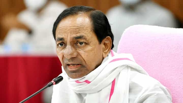 गुलाबी वादळ पश्चिम महाराष्ट्रातही घोंगावणार? सोलापूरनंतर केसीआर यांचा सांगली-कोल्हापूर दौरा गुलाबी वादळ पश्चिम महाराष्ट्रातही घोंगावणार? सोलापूरनंतर केसीआर यांचा सांगली-कोल्हापूर दौरा