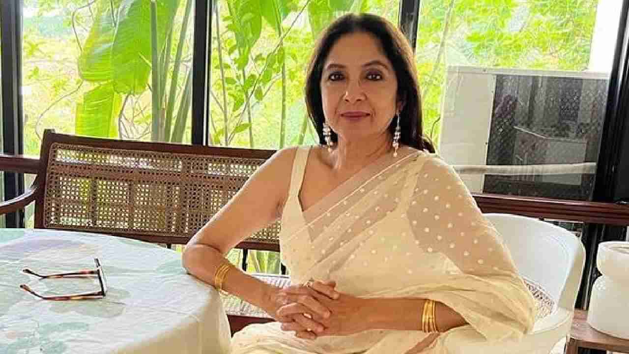 Neena Gupta |नीना गुप्ता यांनी त्या किसिंग सीननंतर चक्क डेटॉलने भरली चूळ; वाचा नेमकं काय घडलं?